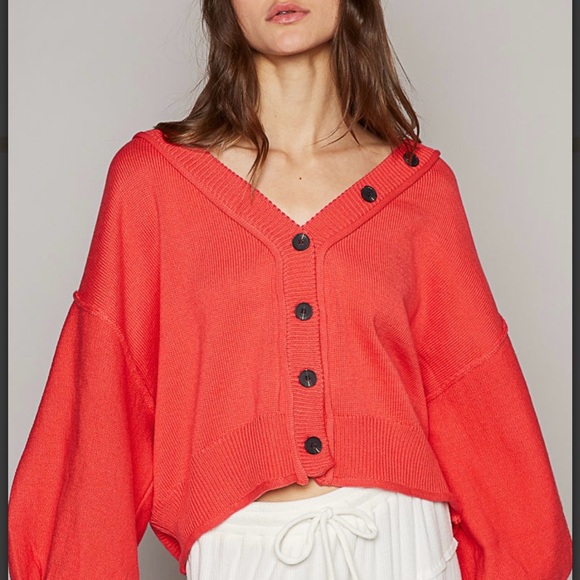 BP23❤️POL pristine red v-neck button front top which doubles as cardi! Day2date! - Picture 5 of 9